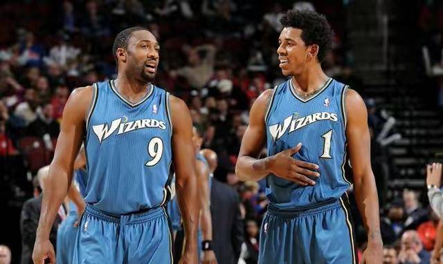 第一次触球 第一次触球